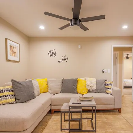 Luxe Phoenix Getaway Exterior photo