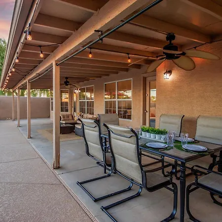 Luxe Phoenix Getaway Exterior photo